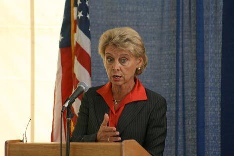 Gov. Chris Gregoire speaks at Albany Molecular Research