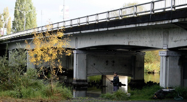 Kenmore officials are considering a first-of-its-kind city-implemented toll on the Sammamish River Bridge to fund worn out streets and bridges. City officials say several large cracks on the east bridge
