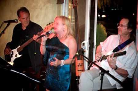 The Teri Derr Band will play at Alexa's Cafe on Dec. 21.