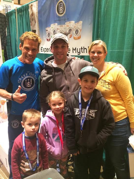 Dean Karnazes (Left) poses with participants of the Fitness Expo in Seattle