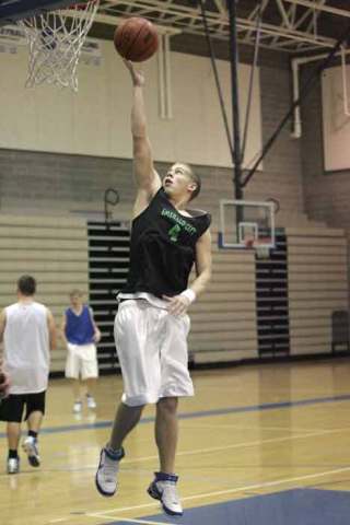 Bothell High’s Kurt Stottlemyer goes to the hoop last week in practice.