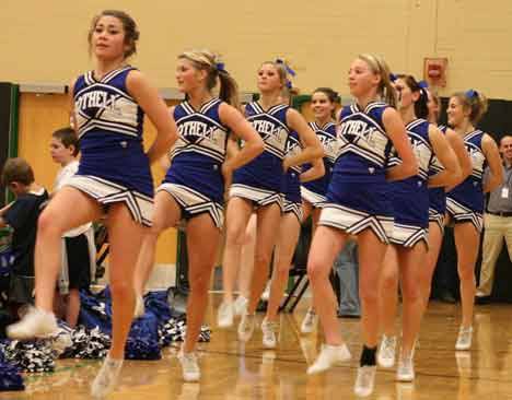 Bothell High girls kick up a state cheerleading victory | Bothell ...