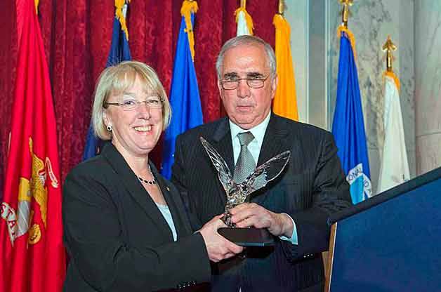 U.S. Senator Patty Murray (D-WA) and Bothell resident was presented the Colonel Arthur T. Marix Congressional Leadership Award by the Military Officers Association of America (MOAA) during an awards ceremony yesterday on Capitol Hill. General John Tilelli