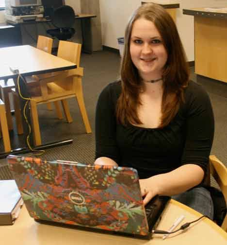 Secondary Academy for Success’ Heidi Schauble studies in the Cascadia Community College library.