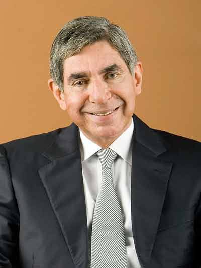 Dr. Oscar Arias