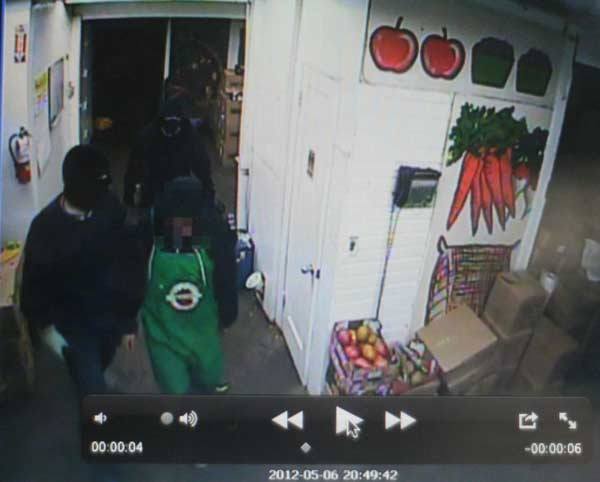 Yakima Fruit Market robbery suspects and night manager.