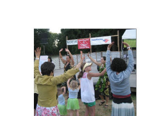 Dancing and rocking Hawaiian style in Kenmore