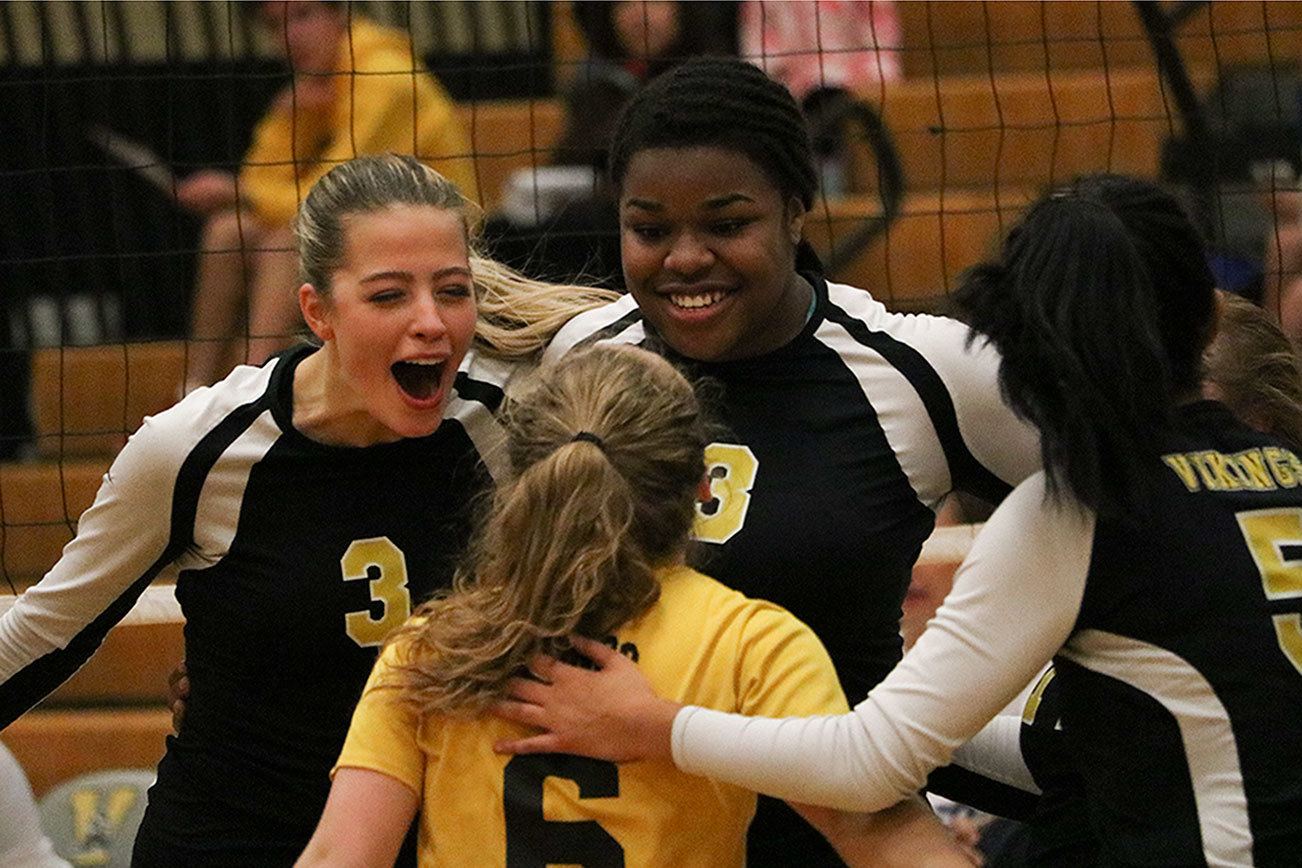 Inglemoor beats Woodinville, Newport to reach KingCo tournament | Prep volleyball