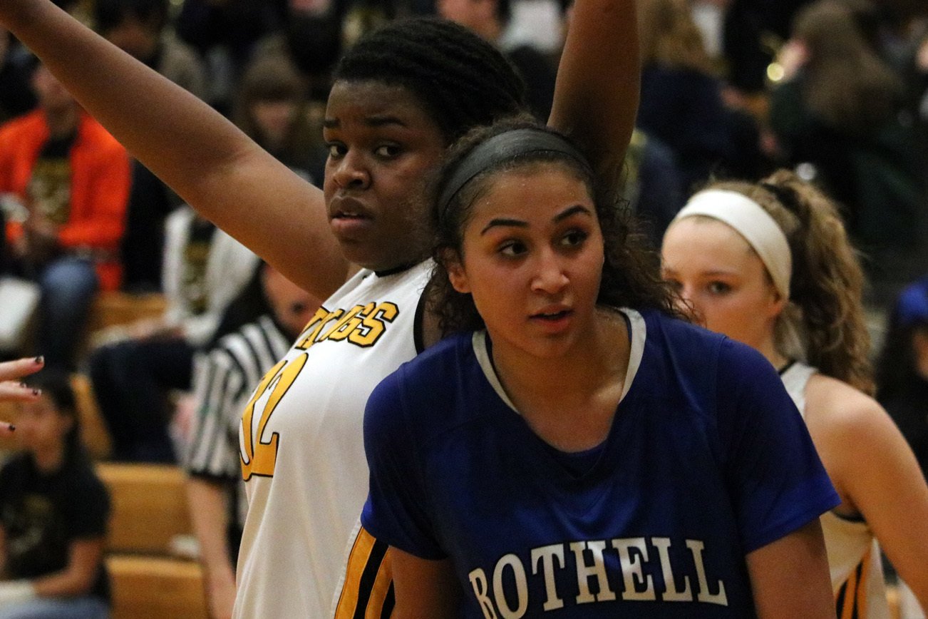 Bothell girls score final seven points to beat Inglemoor, 53-51