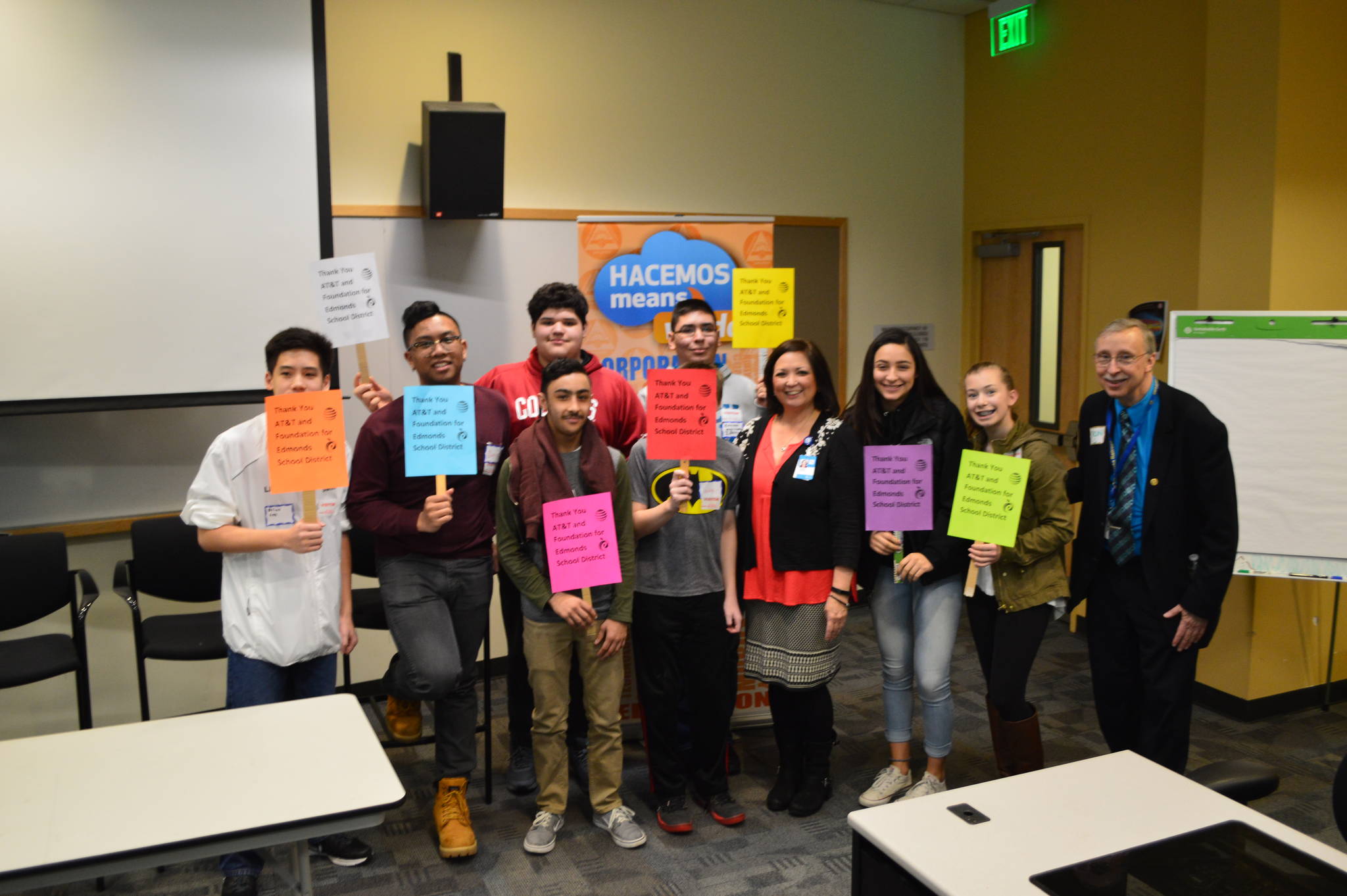 Bothell AT&T employees showed local Latino students abut careers opporunities in Science, Technology, Engineering and Math (STEM) on Feb. 23. Contributed photo