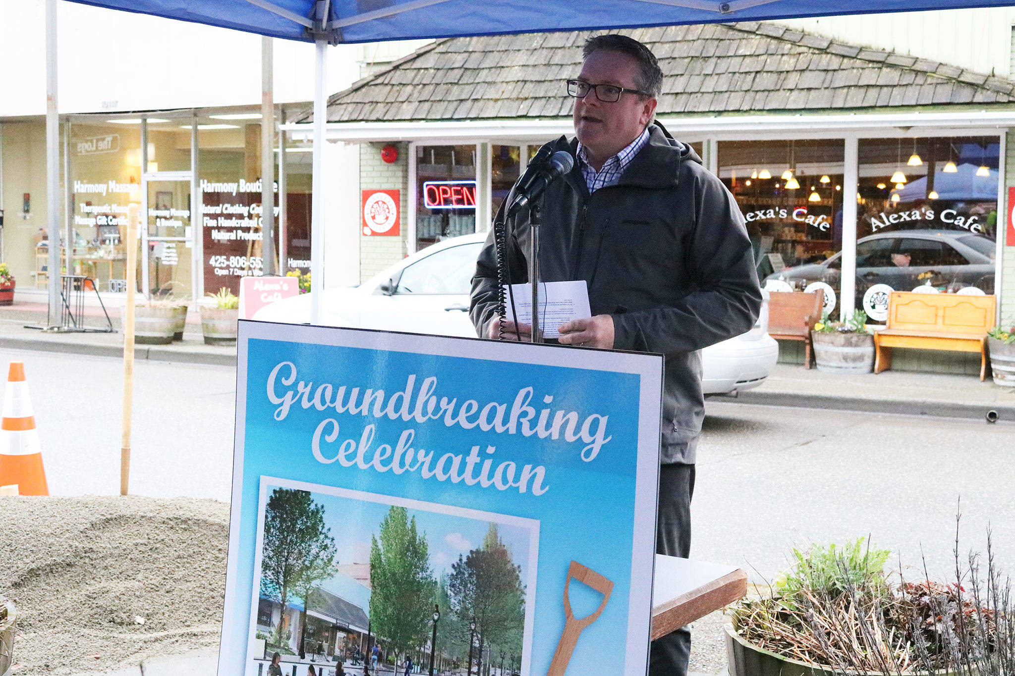 Bothell Mayor Andy Rheaume speaks during the groundbreaking ceremony for the Main Street Enhancement Project on March 28. CATHERINE KRUMMEY / Bothell Reporter