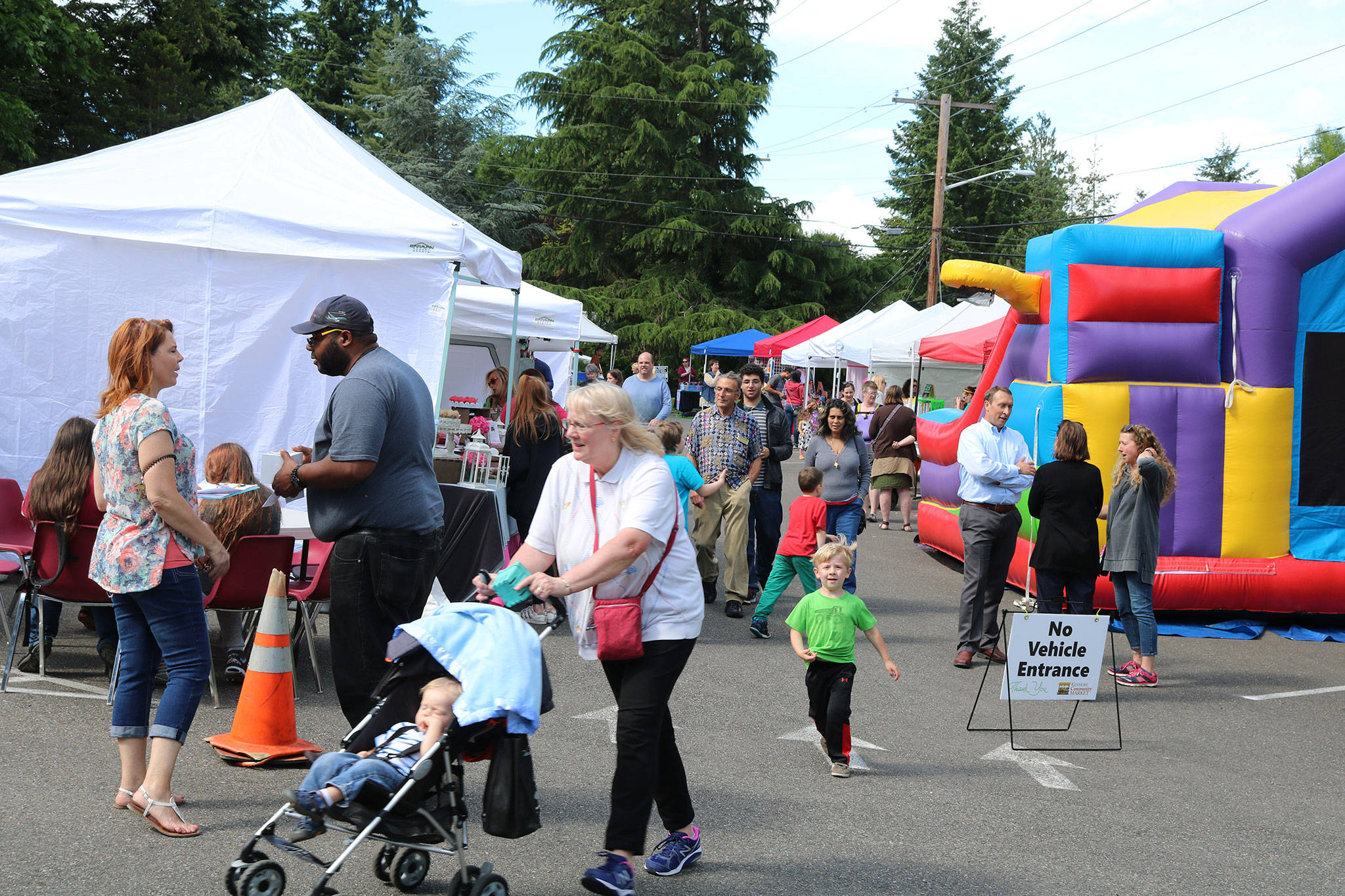 The Kenmore Community Market opened for its first day on June 1 at Cedar Park Northshore Church. CATHERINE KRUMMEY / Bothell-Kenmore Reporter