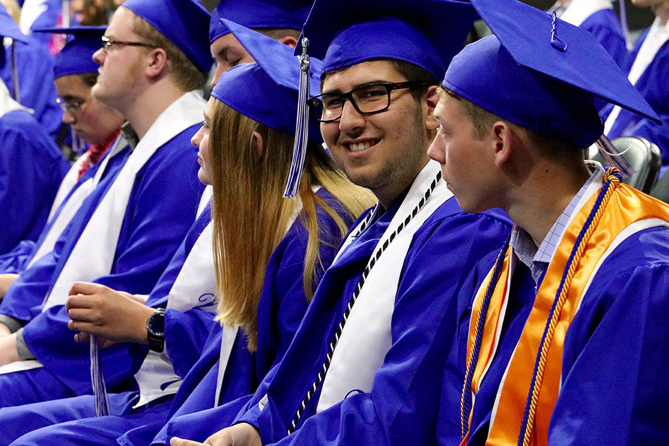 529 students graduate from Bothell High School