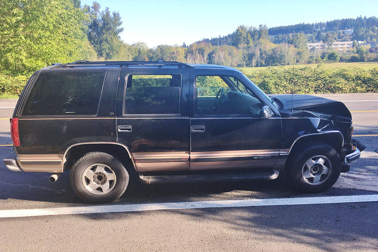 Bothell police searching Canyon Park area for hit-and-run suspect