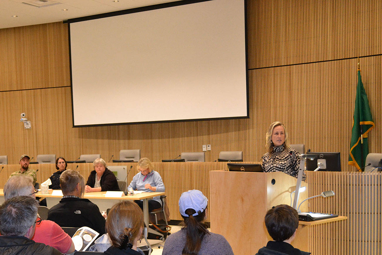 Heather Erickson (Right) introduces the panelists Ben, Carol Cummings, Cleo Harris and Linda (Left to right). Barbara Ramey/City of Bothell