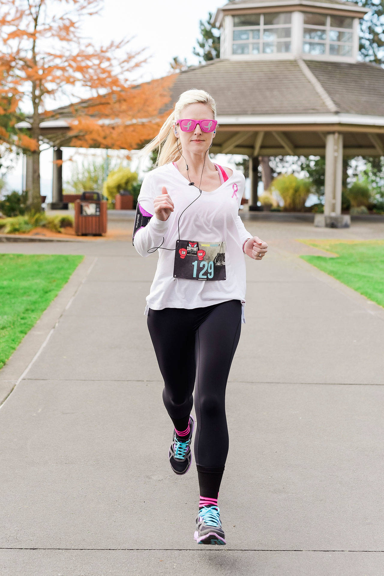 Janae Smith prepares for a 10K run to raise money for breast cancer research. Courtesy of Jami West Photography