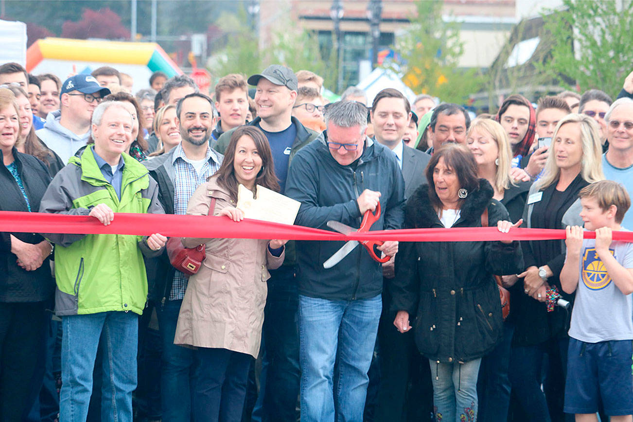 Bothell main street grand reopening draws huge crowd despite rain