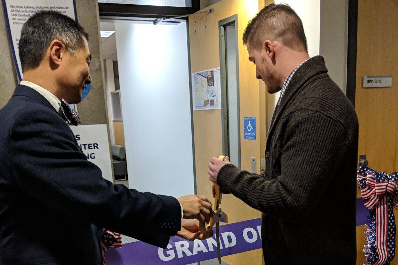 Student veterans receive new resource center at UW Bothell