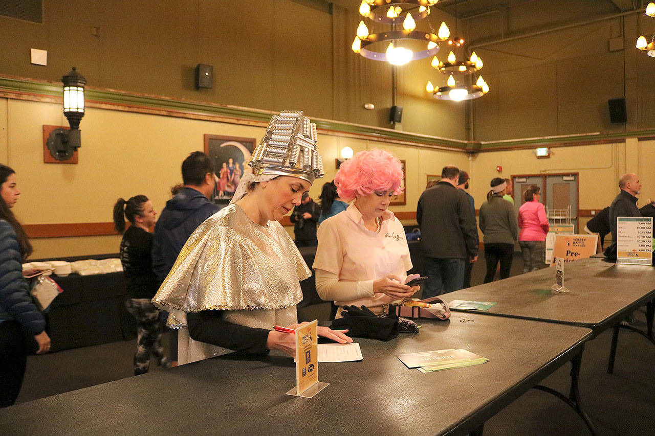 “Beauty school drop outs” register for the Worst Day of the Year Run on January 5 at McMenamins Anderson School. Stephanie Quiroz/staff photo.