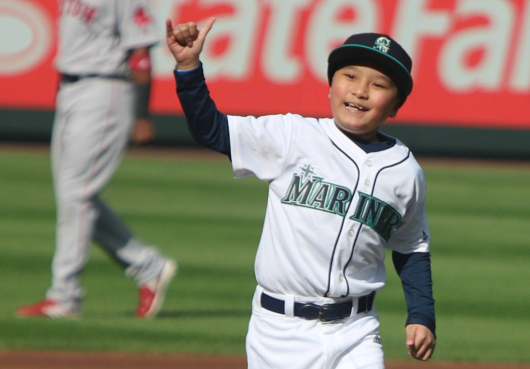 Bothell boy with leukemia runs the big-time bases