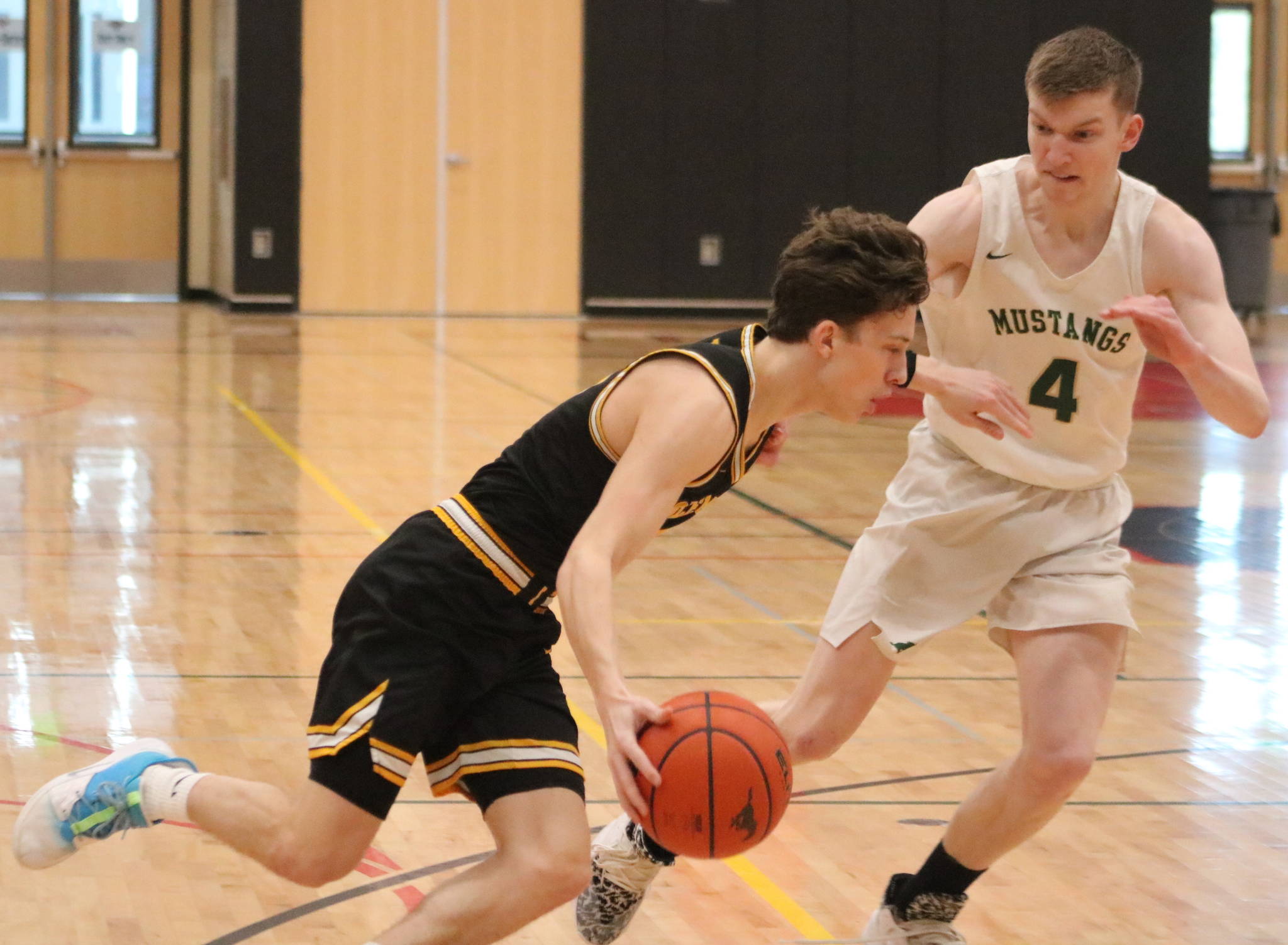 Inglemoor’s Zach Shimek scored 19 points to help lead the Vikings past Redmond in a 4A KingCo third-place game on Jan. 8. Benjamin Olson/staff photo