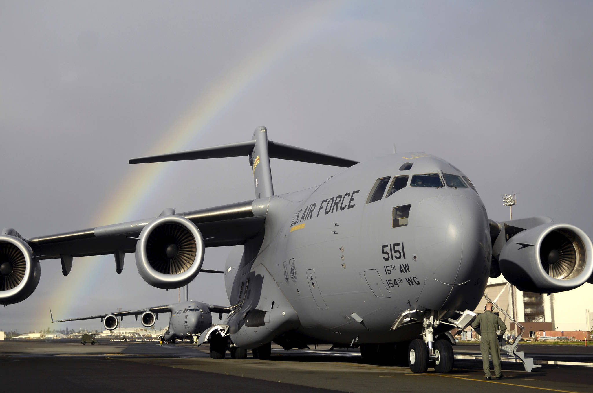 Air Force flyover salutes frontline heroes in Puget Sound