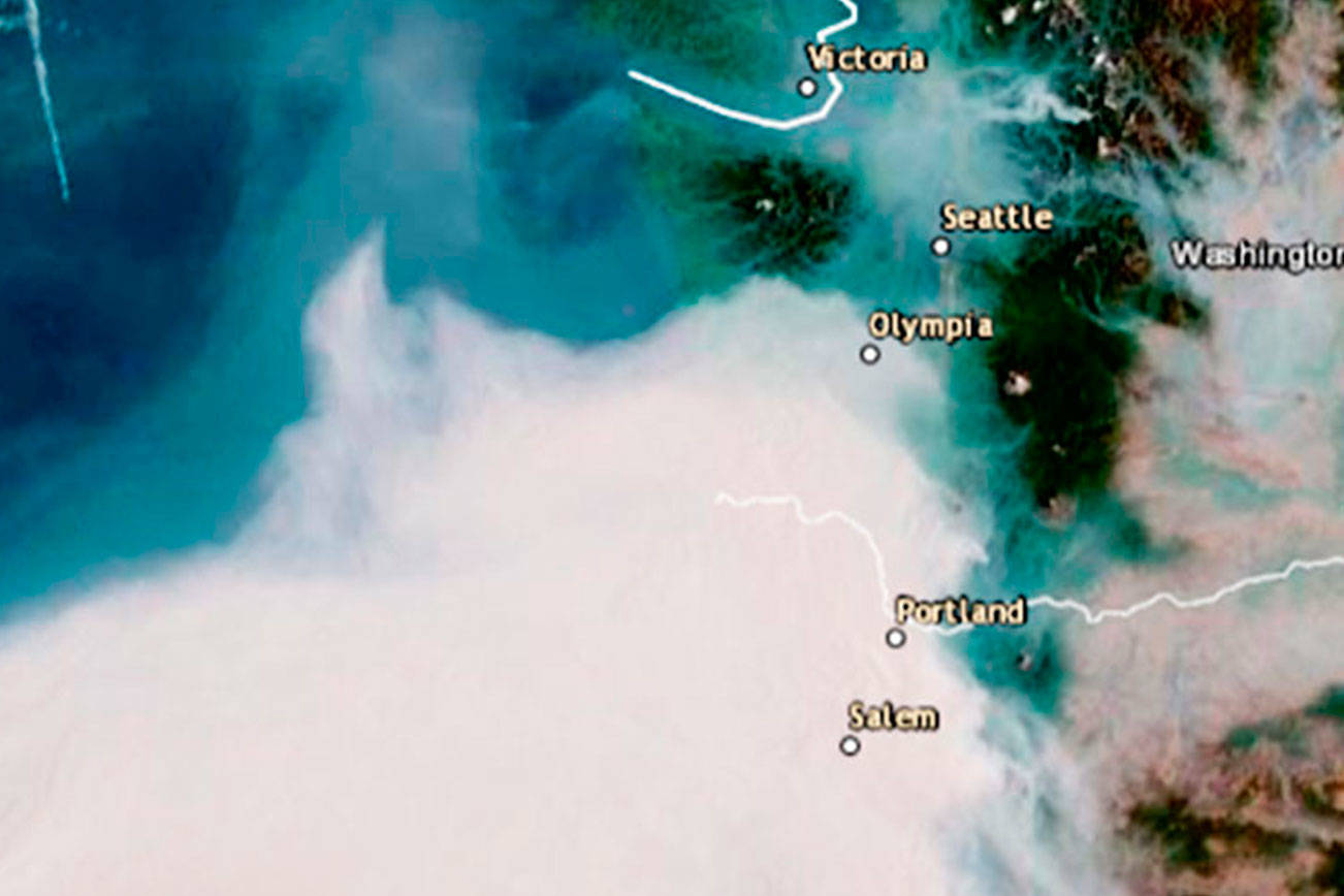 Smoke from Oregon, California fires moving into Western Washington