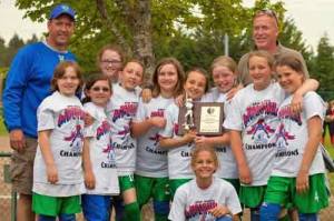 The Woodinville Reign 10U team.