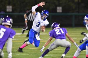 Bothell&rsquo;s Jacob Sirmon runs through the North Creek defense. Courtesy of Greg Nelson