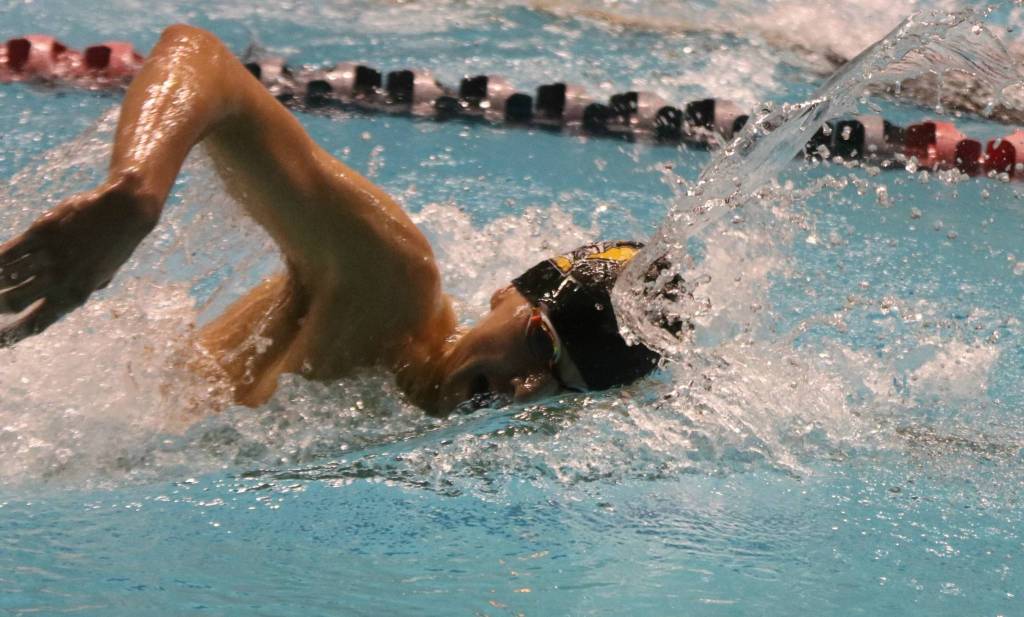 Inglemoors Noah Laird swims to sixth place in the 500 freestyle. Andy Nystrom / staff photo