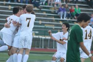 Inglemoor advances in district playoffs